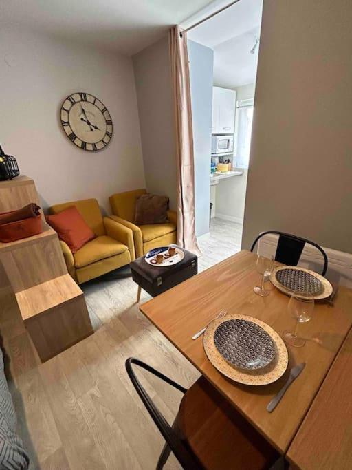 Le Petit Kiosque - Terrasse Parking & Local Velo Apartment Verdun-sur-Meuse ภายนอก รูปภาพ