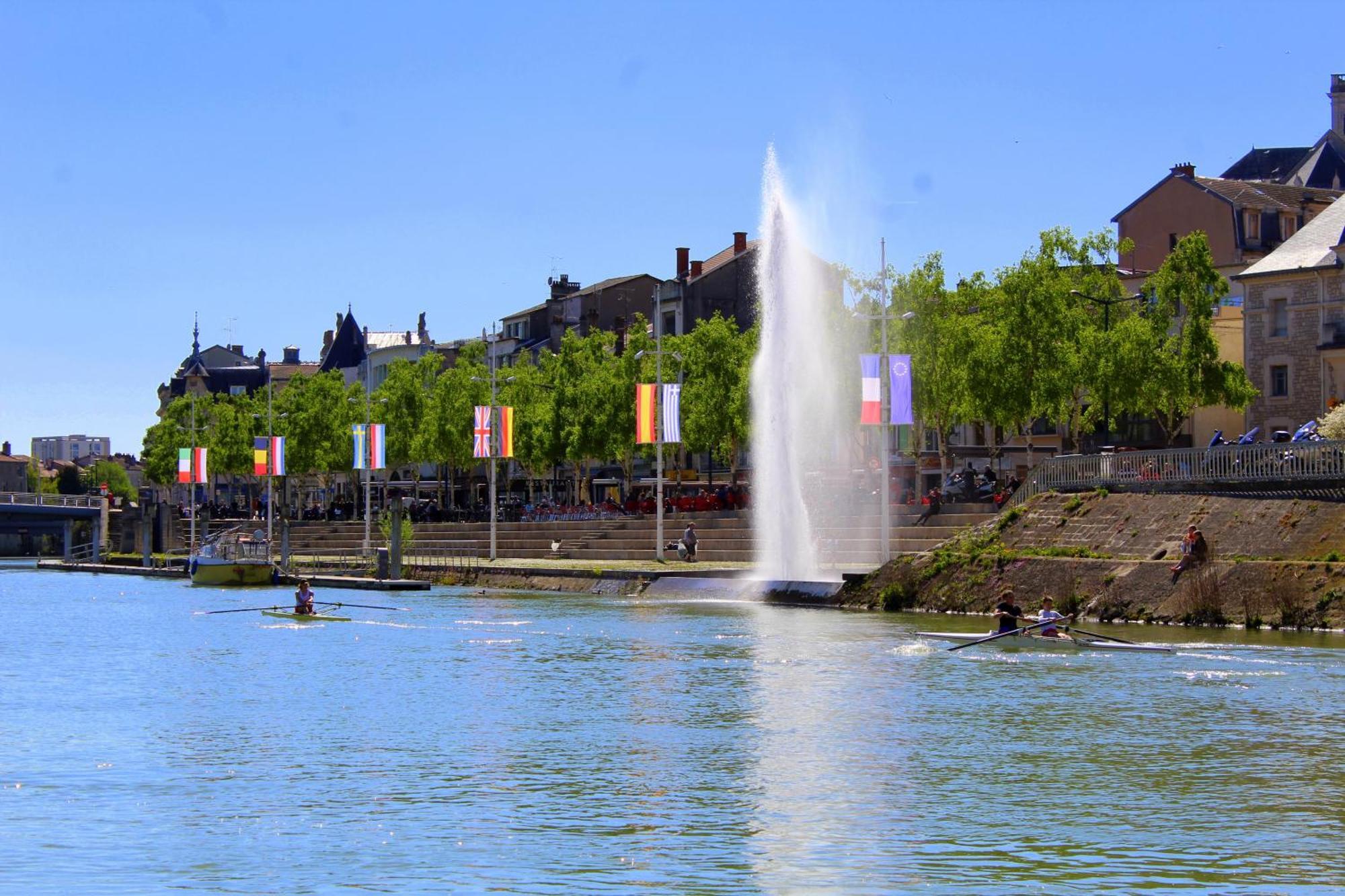 Le Petit Kiosque - Terrasse Parking & Local Velo Apartment Verdun-sur-Meuse ภายนอก รูปภาพ